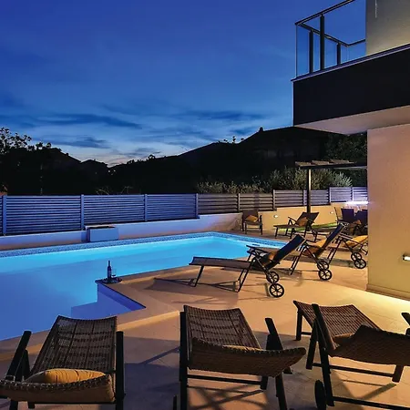 Βίλα Modern Kastel With Private Pool, Gym, And Large Outdoor Space - Eight Bedroom *