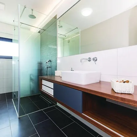 Βίλα Modern Kastel With Private Pool, Gym, And Large Outdoor Space - Eight Bedroom Kaštela