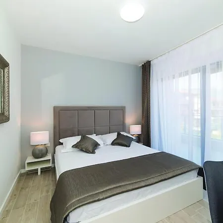 Modern Kastel With Private Pool, Gym, And Large Outdoor Space - Eight Bedroom Βίλα *