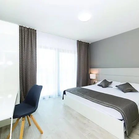 Modern Kastel With Private Pool, Gym, And Large Outdoor Space - Eight Bedroom Βίλα *