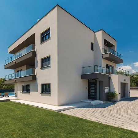Modern Kastel With Private Pool, Gym, And Large Outdoor Space - Eight Bedroom Βίλα